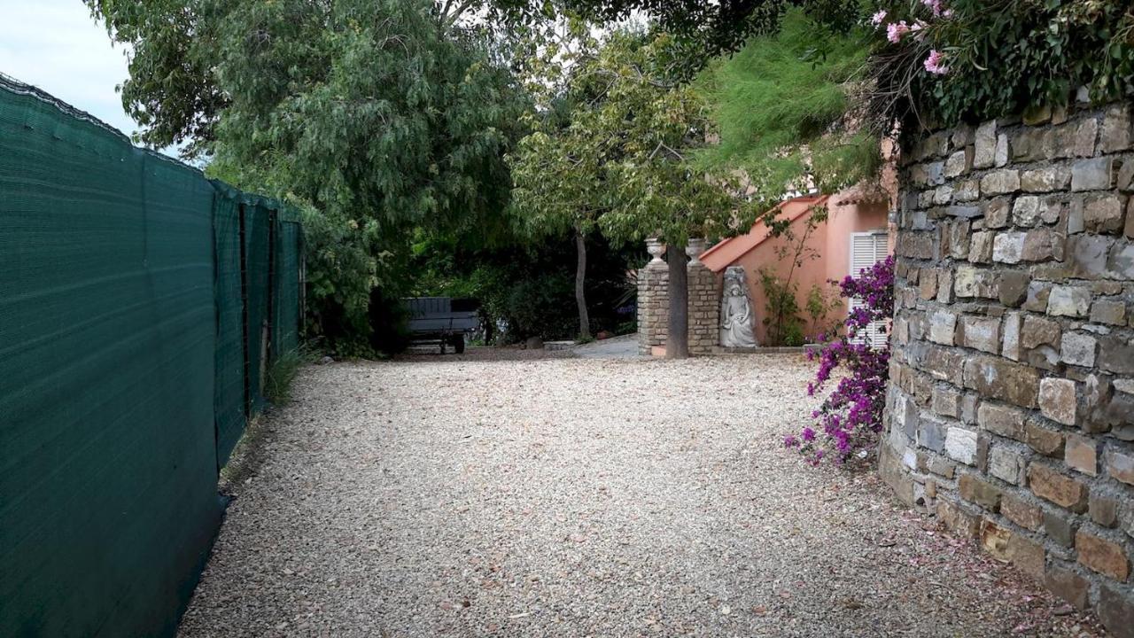 Deliziosa Casetta Con Dehor E Giardino Immersa Nel Verde Ligure Imperia Exterior foto