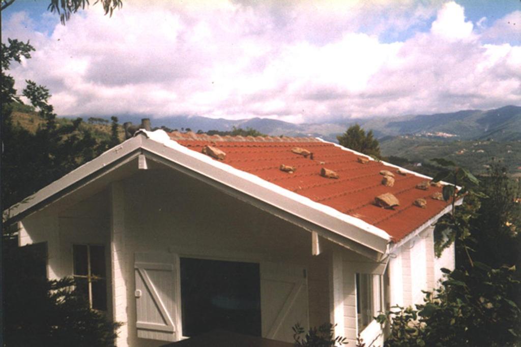 Deliziosa Casetta Con Dehor E Giardino Immersa Nel Verde Ligure Imperia Exterior foto